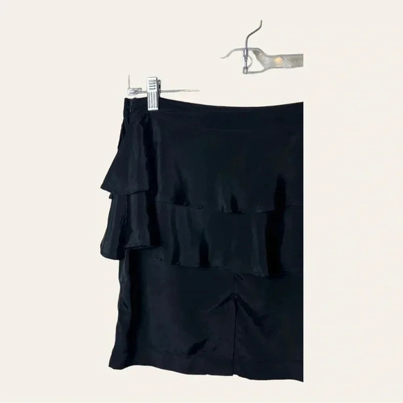 0053. H&M BLACK SILKY MINI SKIRT WITH RUFFLES‎ AND BOW SIZE 8 - Picture 7 of 7